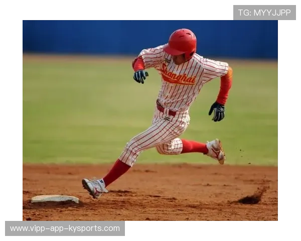 棒球捕手精准传球抓杀跑垒者：掌握技巧，突破极限