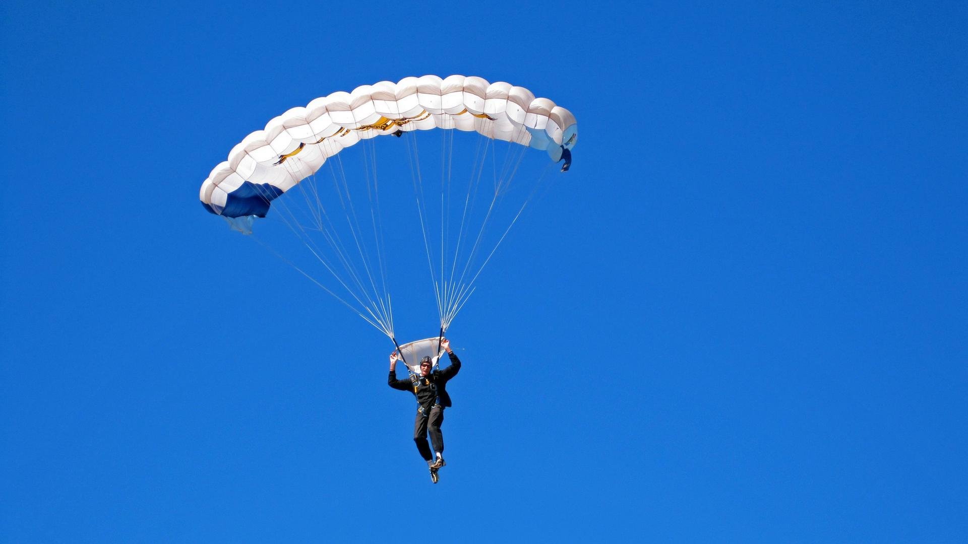 开云体育在线官网-中国男篮狠抓基本功 夯实进攻体系基础，中国男篮训练强度